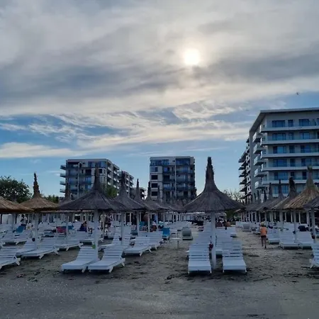 Holiday Beach 120m * ナボダリ