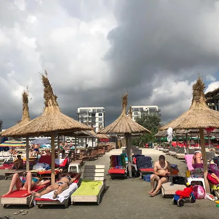Holiday Beach 120m * ナボダリ
